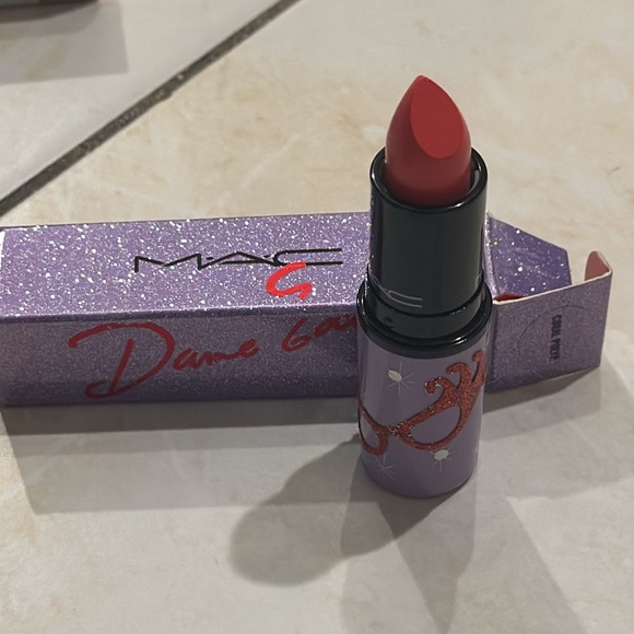 BNIB M.A.C Dame Edna “Coral Polyp” lipstick - Picture 2 of 2